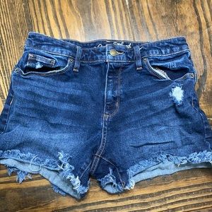 Universal thread shorts size 6 28r